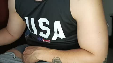 Snapshot of maxiiboy_rifle chatting on 06-10-26, 05:50 Silence and enjoy online show from 06-10-26, 05:50