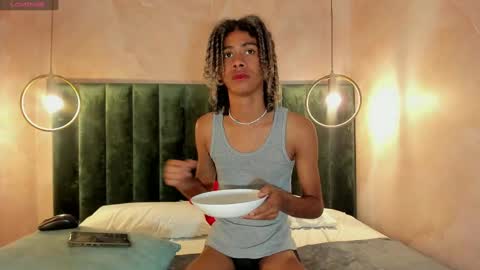 Snapshot of maxim_walker chatting on 01-28-25, 06:05 maxim online show from 01-28-25, 06:05