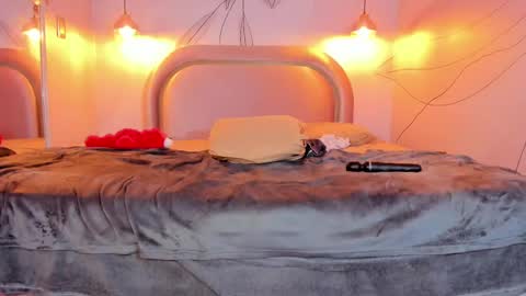 Snapshot of maxim_walker chatting on 02-12-25, 09:10 maxim online show from 02-12-25, 09:10