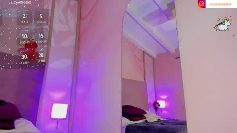 Snapshot of maxim_walker chatting on 02-15-25, 09:27 maxim online show from 02-15-25, 09:27