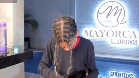 Snapshot of maxim_walker chatting on 02-22-25, 03:12 maxim online show from 02-22-25, 03:12