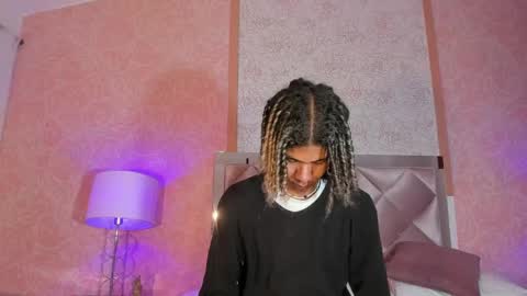 Snapshot of maxim_walker chatting on 03-04-25, 03:00 maxim online show from 03-04-25, 03:00