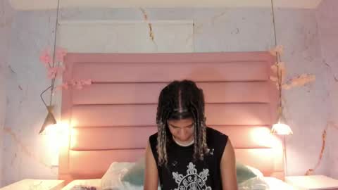 Snapshot of maxim_walker chatting on 09-16-25, 03:51 maxim online show from 09-16-25, 03:51