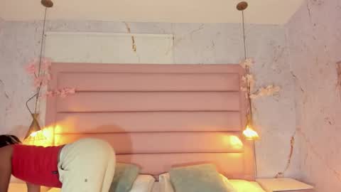 Snapshot of maxim_walker chatting on 09-19-25, 04:03 maxim online show from 09-19-25, 04:03