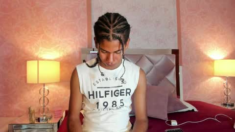 Snapshot of maxim_walker chatting on 11-16-25, 03:12 maxim online show from 11-16-25, 03:12