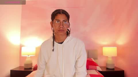 Snapshot of maxim_walker chatting on 11-17-25, 03:12 maxim online show from 11-17-25, 03:12