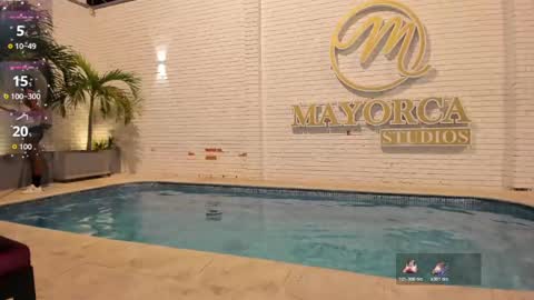 Snapshot of maxim_walker chatting on 11-21-25, 03:16 maxim online show from 11-21-25, 03:16