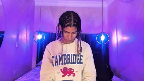 Snapshot of maxim_walker chatting on 11-26-25, 02:56 maxim online show from 11-26-25, 02:56