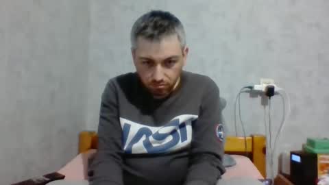 Snapshot of maximefrxx chatting on 02-18-25, 08:36 Maxime online show from 02-18-25, 08:36