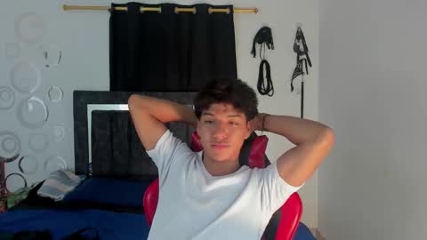 Snapshot of maximiliano_khalil chatting on 01-05-26, 07:17 Maximiliano online show from 01-05-26, 07:17