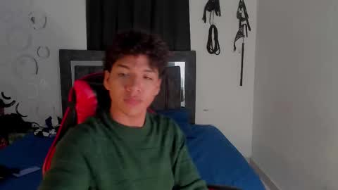 Snapshot of maximiliano_khalil chatting on 01-06-26, 07:17 Maximiliano online show from 01-06-26, 07:17