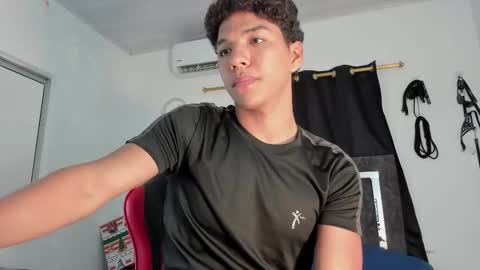 Snapshot of maximiliano_khalil chatting on 01-11-26, 07:08 Maximiliano online show from 01-11-26, 07:08