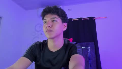 Snapshot of maximiliano_khalil chatting on 02-27-26, 07:25 Maximiliano online show from 02-27-26, 07:25