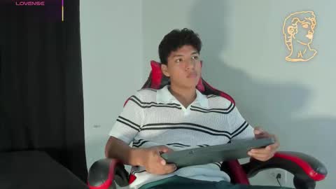 Snapshot of maximiliano_khalil chatting on 03-12-26, 07:31 Maximiliano online show from 03-12-26, 07:31