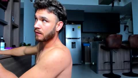 Snapshot of maximo_and_marcelo chatting on 10-27-25, 11:58 maximo_and_marcelo online show from 10-27-25, 11:58