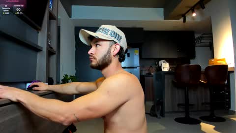 Snapshot of maximo_and_marcelo chatting on 10-30-25, 11:00 maximo_and_marcelo online show from 10-30-25, 11:00