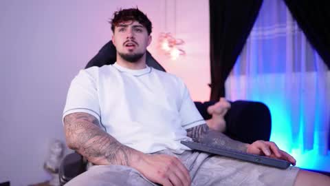 Maximo online show from 02-24-26, 04:21