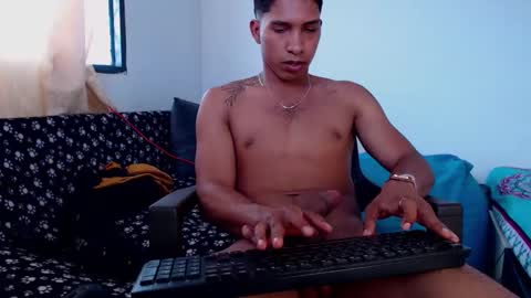 Snapshot of maximo_vega_new chatting on 12-04-24, 06:39 Maximo Aron Vega online show from 12-04-24, 06:39