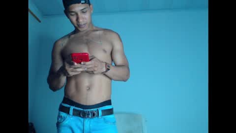 Snapshot of maximo_vega_new chatting on 12-13-24, 08:15 Maximo Aron Vega online show from 12-13-24, 08:15