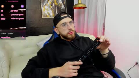 Snapshot of maximo_wolf1 chatting on 11-13-25, 10:41 Maximo Wolf online show from 11-13-25, 10:41