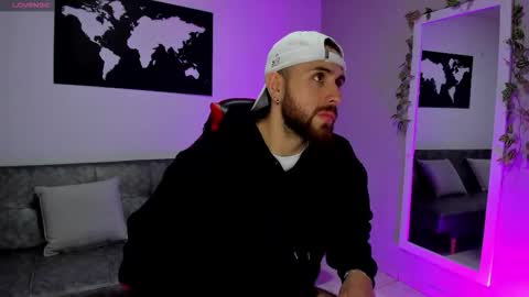 Maximo Wolf online show from 12-22-25, 07:55