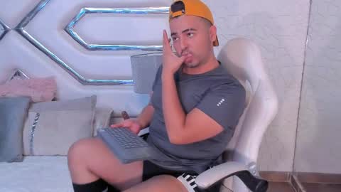 Maxi online show from 04-29-26, 05:11