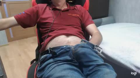 maximus3334 online show from 09-22-25, 12:07