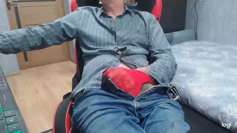 maximus3334 online show from 01-09-26, 09:49