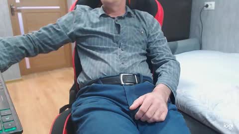 maximus3334 online show from 03-25-26, 11:38