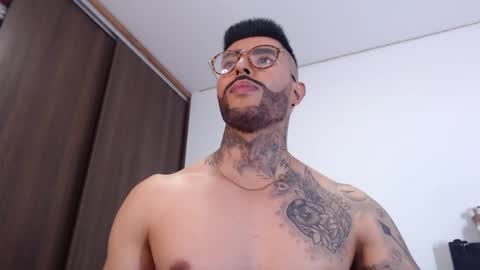 Snapshot of maximus_golden chatting on 12-28-24, 07:11 Independent Model online show from 12-28-24, 07:11