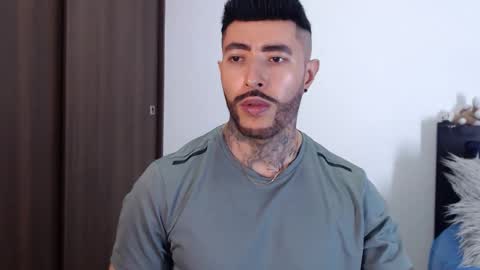 Snapshot of maximus_golden chatting on 12-30-24, 04:09 Independent Model online show from 12-30-24, 04:09