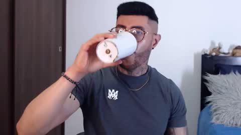 Snapshot of maximus_golden chatting on 12-30-24, 07:15 Independent Model online show from 12-30-24, 07:15