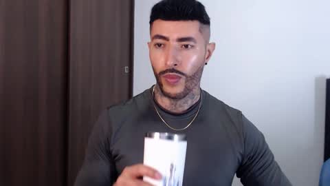 Snapshot of maximus_golden chatting on 12-31-24, 04:06 Independent Model online show from 12-31-24, 04:06