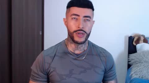 Snapshot of maximus_golden chatting on 01-07-25, 04:18 Independent Model online show from 01-07-25, 04:18