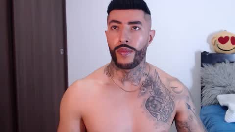 Snapshot of maximus_golden chatting on 01-12-25, 04:52 Independent Model online show from 01-12-25, 04:52