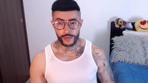 Snapshot of maximus_golden chatting on 01-12-25, 11:58 Independent Model online show from 01-12-25, 11:58