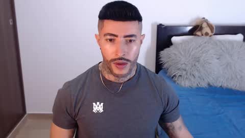 Snapshot of maximus_golden chatting on 01-19-25, 04:33 Independent Model online show from 01-19-25, 04:33