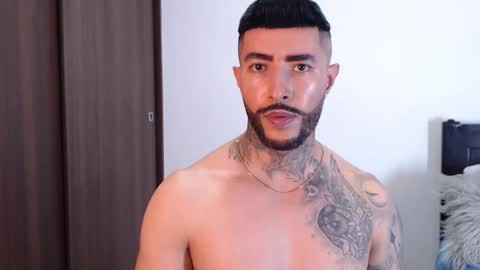 Snapshot of maximus_golden chatting on 01-29-25, 06:01 Independent Model online show from 01-29-25, 06:01