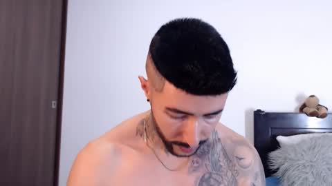 Snapshot of maximus_golden chatting on 02-02-25, 04:05 Independent Model online show from 02-02-25, 04:05