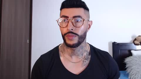 Snapshot of maximus_golden chatting on 02-03-25, 02:14 Independent Model online show from 02-03-25, 02:14