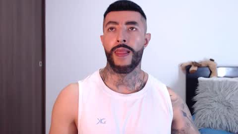 Snapshot of maximus_golden chatting on 02-14-25, 03:33 Independent Model online show from 02-14-25, 03:33