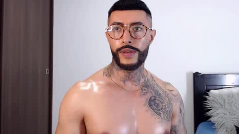 Snapshot of maximus_golden chatting on 02-17-25, 04:20 Independent Model online show from 02-17-25, 04:20