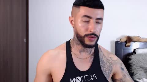 Snapshot of maximus_golden chatting on 02-19-25, 02:44 Independent Model online show from 02-19-25, 02:44