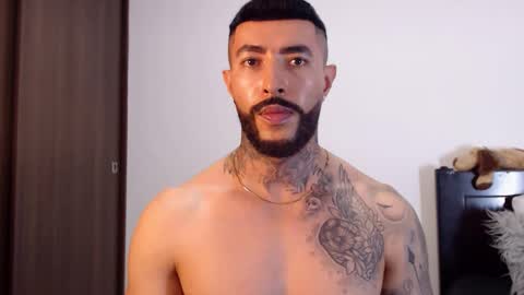 Snapshot of maximus_golden chatting on 02-19-25, 05:49 Independent Model online show from 02-19-25, 05:49