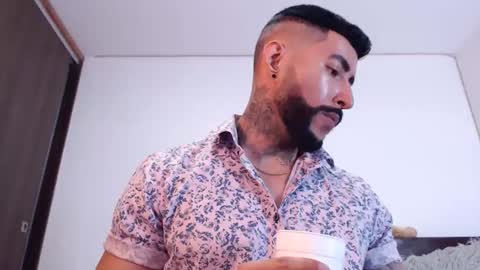 Snapshot of maximus_golden chatting on 02-20-25, 02:18 Independent Model online show from 02-20-25, 02:18