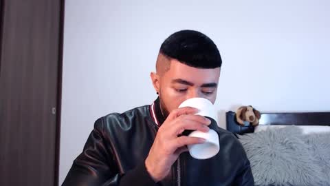 Snapshot of maximus_golden chatting on 02-23-25, 09:05 Independent Model online show from 02-23-25, 09:05