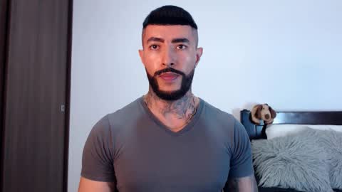 Snapshot of maximus_golden chatting on 02-24-25, 04:16 Independent Model online show from 02-24-25, 04:16