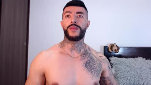 Snapshot of maximus_golden chatting on 02-25-25, 03:42 Independent Model online show from 02-25-25, 03:42