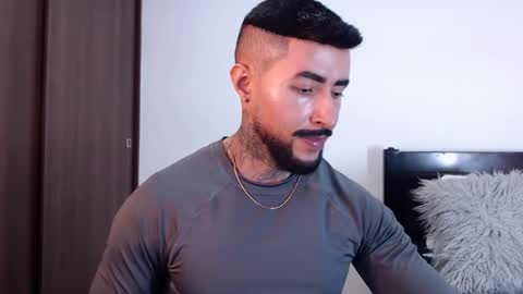 Snapshot of maximus_golden chatting on 03-08-25, 03:17 Independent Model online show from 03-08-25, 03:17