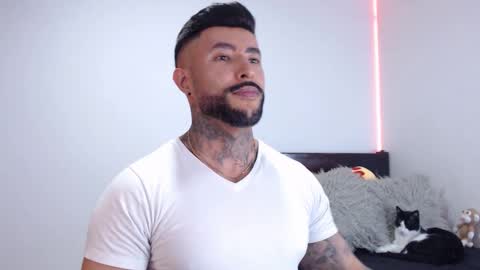 Snapshot of maximus_golden chatting on 09-09-25, 02:33 Independent Model online show from 09-09-25, 02:33